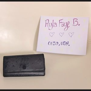 ⭐️SOLD⭐️ Vintage 2003 Louis Vuitton Gunmetal Vernis Leather 4-Key Keyholder